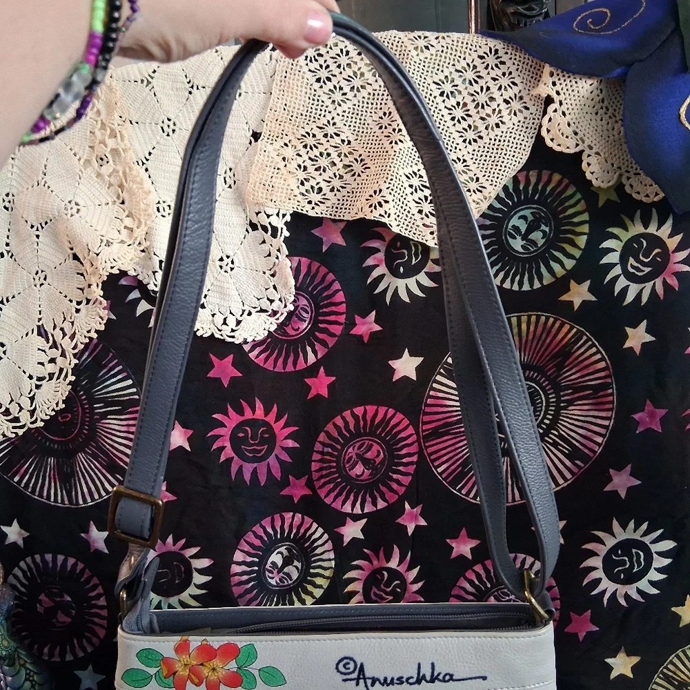 Anuschka Hand-painted Grey Leather Shoulder Bag Lion Flowers - Picture 4 of 17